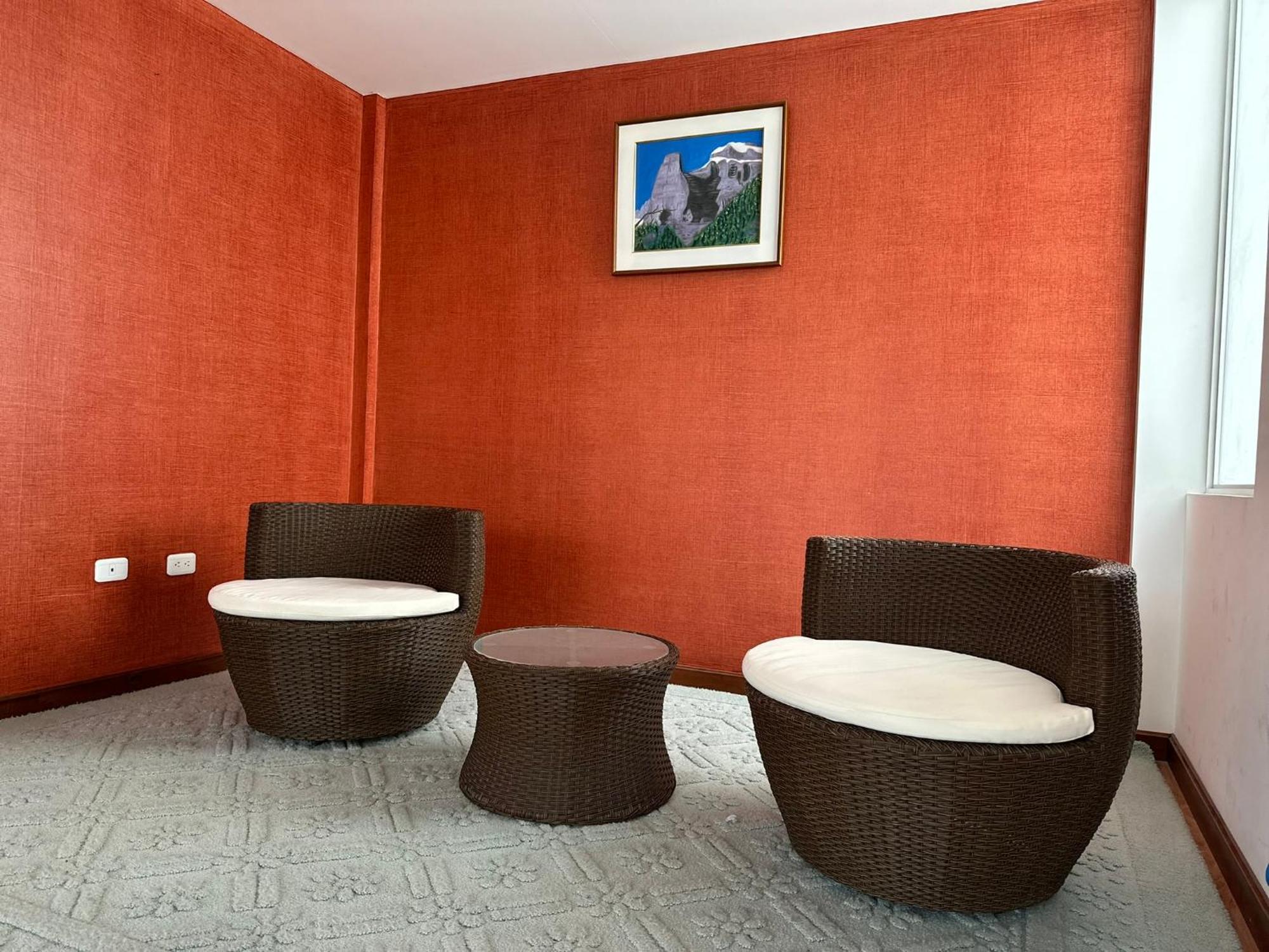 Instant Hotel - Departamento En Ambato Exteriör bild