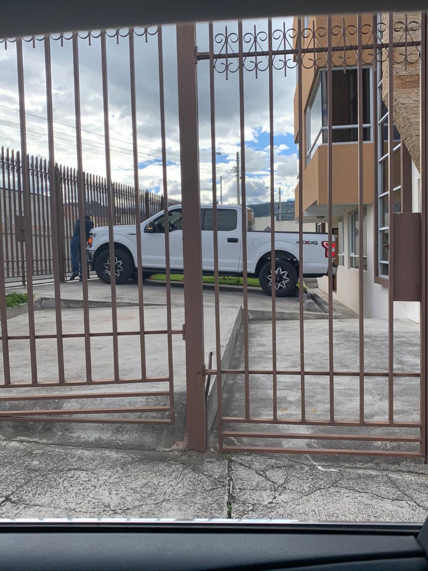 Instant Hotel - Departamento En Ambato Exteriör bild
