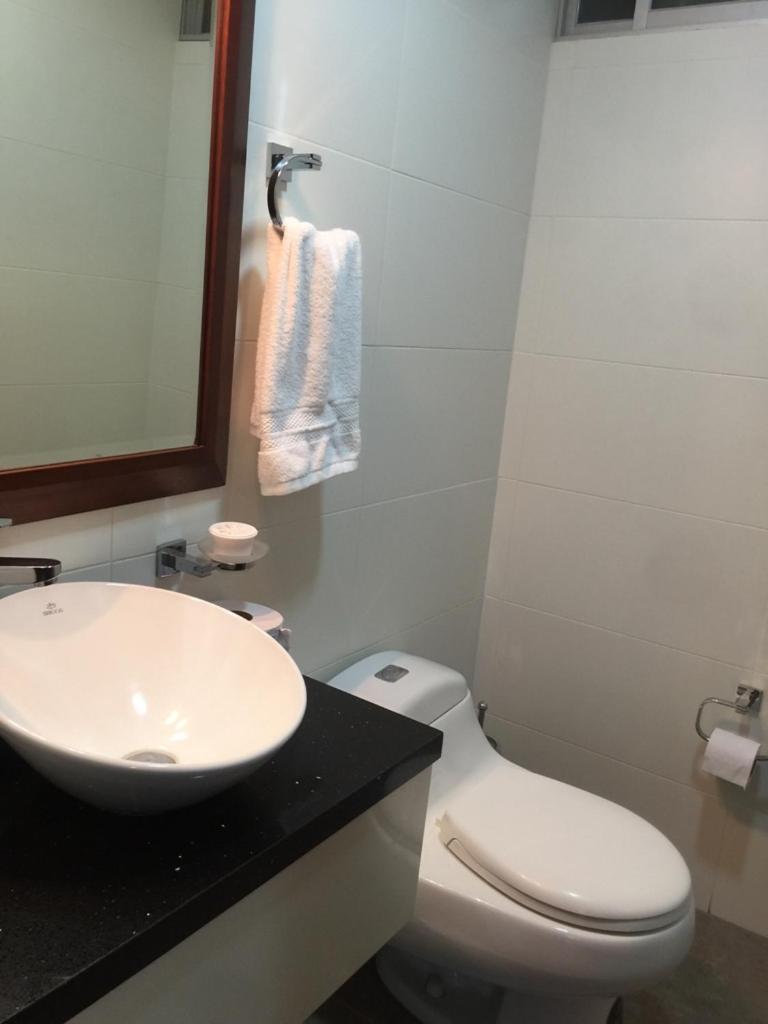 Instant Hotel - Departamento En Ambato Exteriör bild